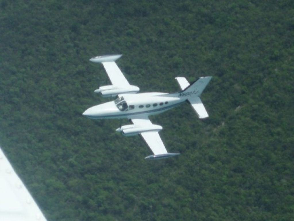 Photo of Cessna 421 (N500TJ) - FlightAware