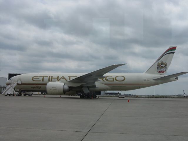 Boeing 777-200 (A6-DDC) - This Etihad Cargo 777-200 just brought a part of a engine for the Emirates A380 at Toronto Pearson International Airport during an airside tour.