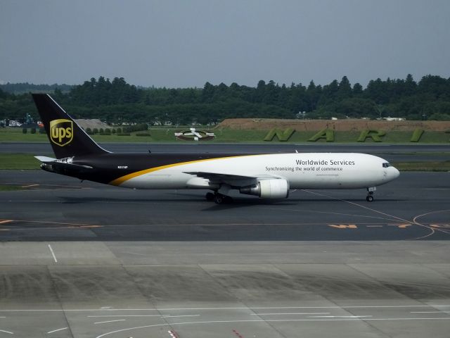 BOEING 767-300 (N331UP)