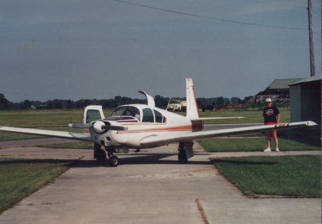 Mooney M-20 (N1094B)