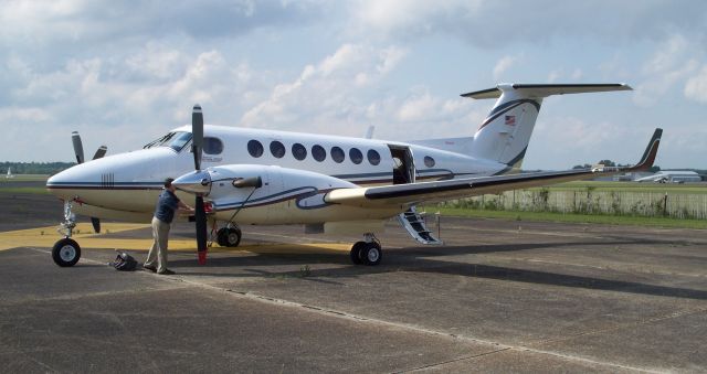 Beechcraft Super King Air 350 (N614ML)