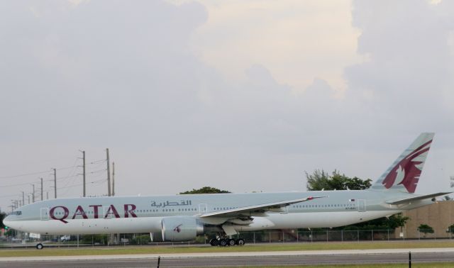 BOEING 777-300ER (A7-BAI)