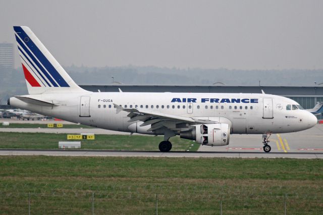 Airbus A318 (F-GUGA)