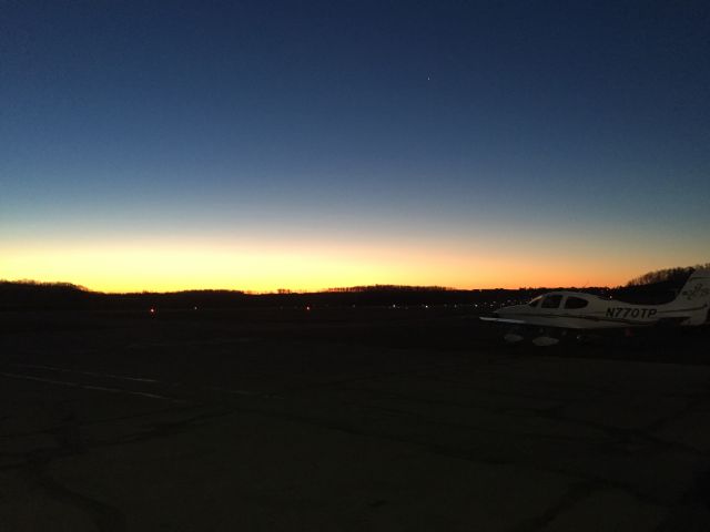 Cirrus SR-22 (N770TP) - Early morning flight with Myers!