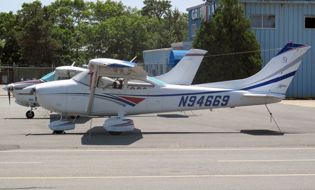 Cessna Skylane (N94669)