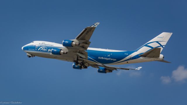 Boeing 747-200 (VP-BIM)