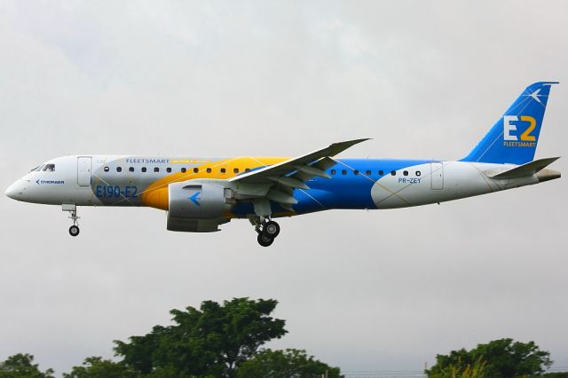 Embraer ERJ-190 (PR-ZEY)