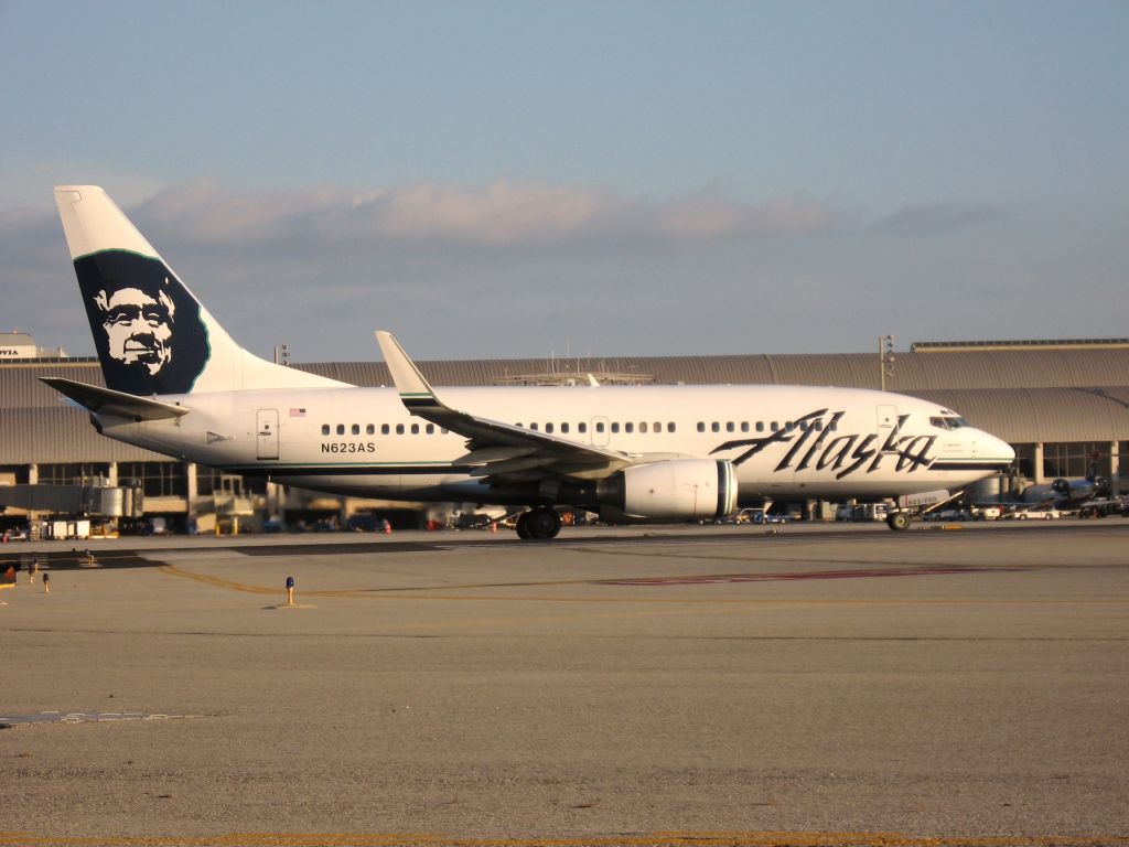 Boeing 737-700 (N623AS) - Holding on RWY 19R