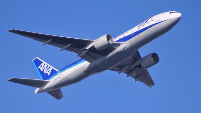 Boeing 777-200 (JA717A)