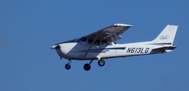 Cessna Skyhawk (N613LG) - About to touch down is this 2002 Cessna 172S Skyhawk SP in the Autumn of 2024.