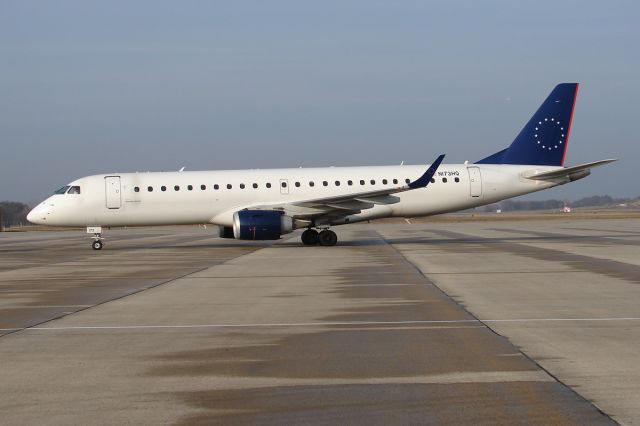 Embraer ERJ-190 (N173HQ)