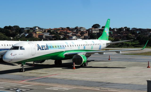 EMBRAER 195 (PR-AYX)