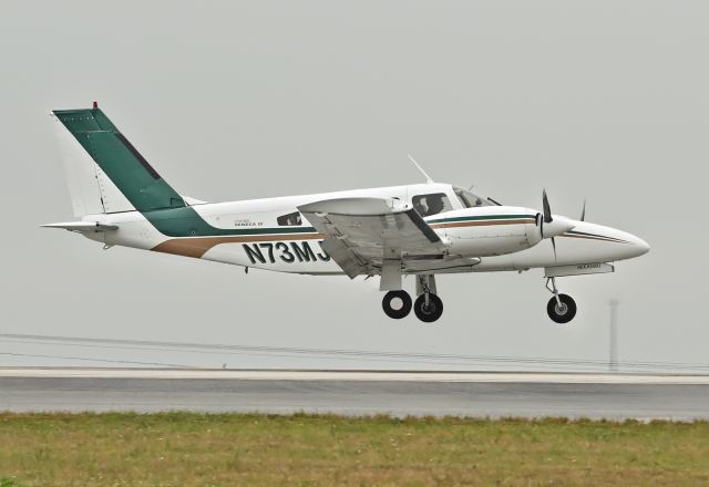 Piper Seneca (N73MJ)