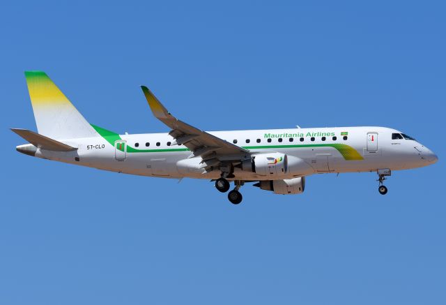 Embraer 175 (5T-CLO)