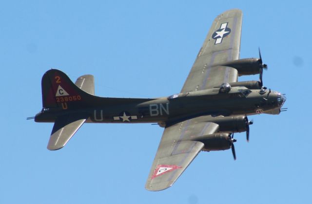 Boeing B-17 Flying Fortress (N900RW)