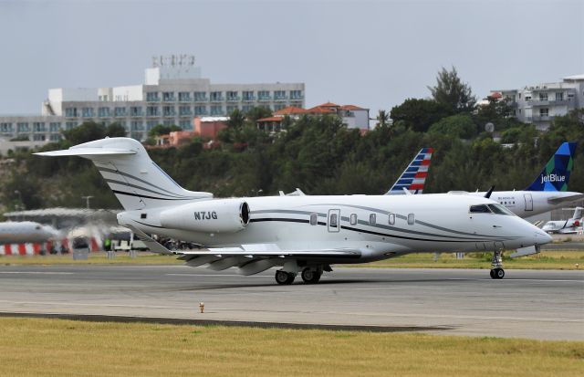 Bombardier Challenger 300 (N7JG)