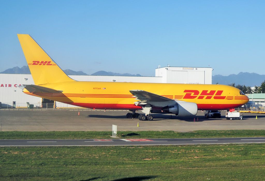 BOEING 767-200 (N773AX)