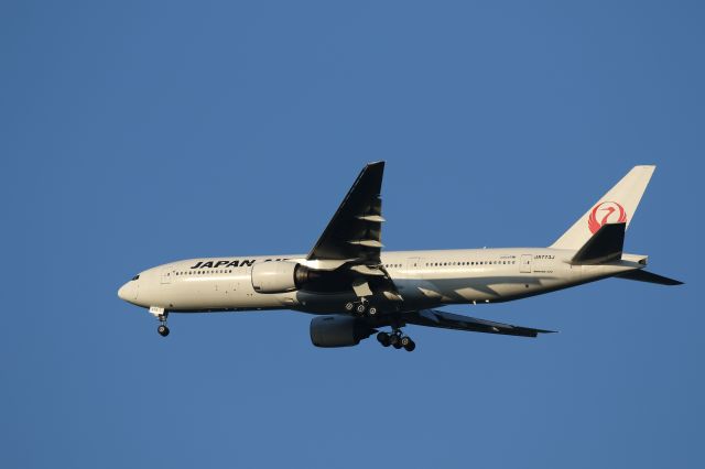 Boeing 777-200 (JA773J) - 06 August 2016:HND-CTS.