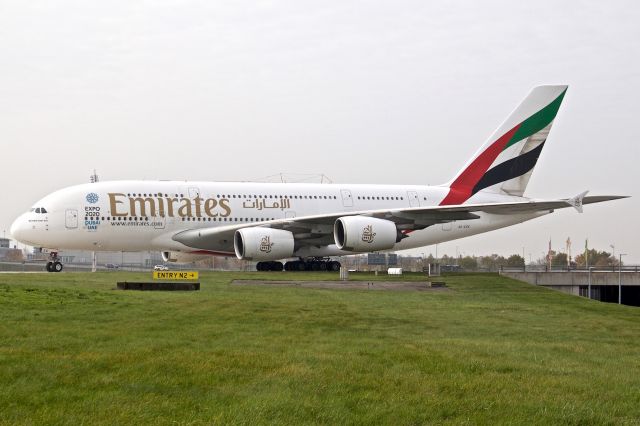 Airbus A380-800 (A6-EEE)