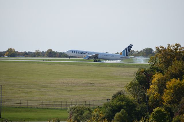 BOEING 767-300 (N705KW) - KBIF - KCAK Landing Rnwy 19