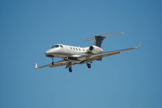 Embraer Phenom 300 (N999GC)