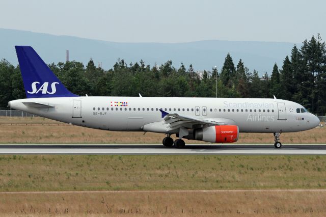 Airbus A320 (SE-RJF)