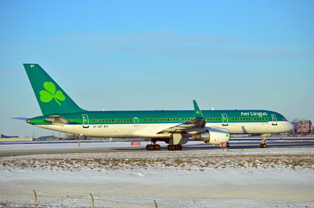 Boeing 757-200 (EI-LBT)