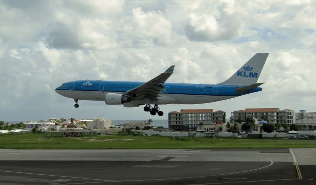 Airbus A330-200 (PH-AOF)
