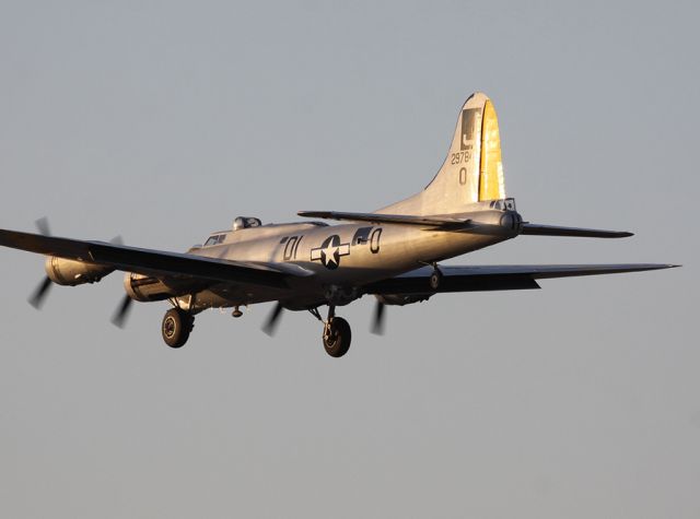 Boeing B-17 Flying Fortress (N390TH)