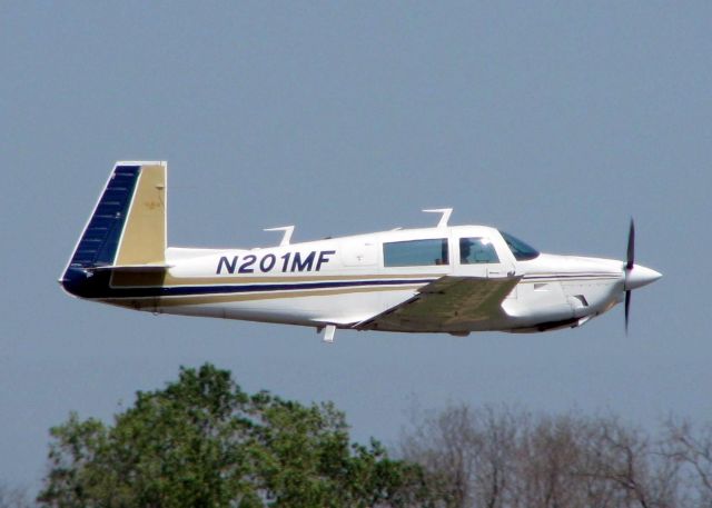 Mooney M-20 (N201MF) - Departing Downtown Shreveport.