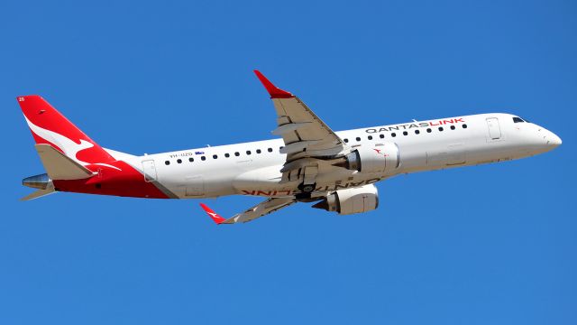 Embraer ERJ-190 (VH-UZQ) - VH-UZQ seen climbing out after taking off from runway 23 at Adelaide Airport {ADL/YPAD} for a hop up to Alice Springs Airport {ASP/YBAS} as "Qantas 1956".