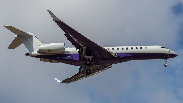 BOMBARDIER BD-700 Global 7500 (VP-CLT)