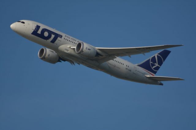 Boeing 787-8 (SP-LRE)