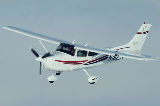 Cessna Skylane (N182SV)