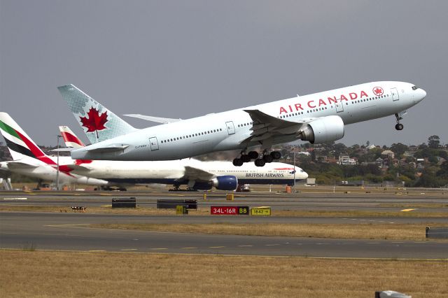 BOEING 777-200LR (C-FNNH)