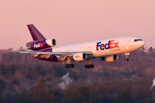 McDonnell Douglas DC-10 (N375FE) - FDX1435 from Memphis short final for runway 6.