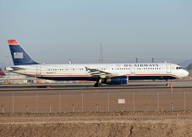 Airbus A321 (N524UW)