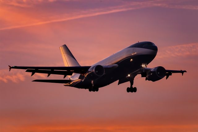Airbus A310 (HZ-NSA)