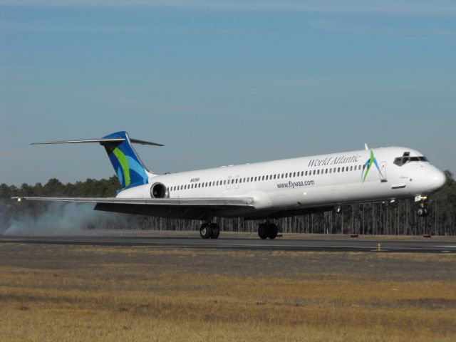 McDonnell Douglas MD-82 (N803WA) - Landing RWY 18 in Tallahassee for a basketball charter from Miami