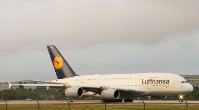 Airbus A380-800 (D-AIMB)