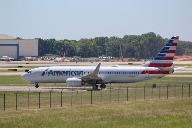 Boeing 737-800 (N903NN) - Plane Type: 2012 Boeing 737-823br /Route: TPA-CLTbr /Airline: American Airlines br /Livery: br /Registration: N903NNbr /Owned By: Wilmington Trust Co Trusteebr /Runway: 36L 