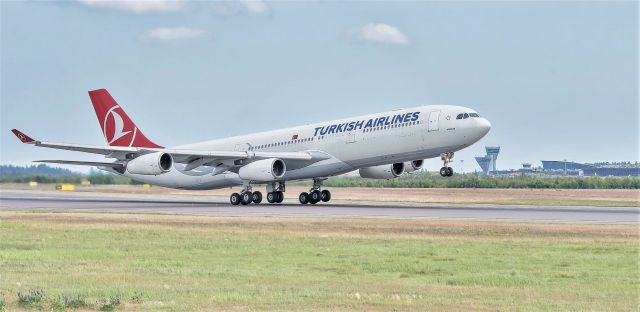 — — - Turkish Airlines TC-JII  Airbus A340-300.