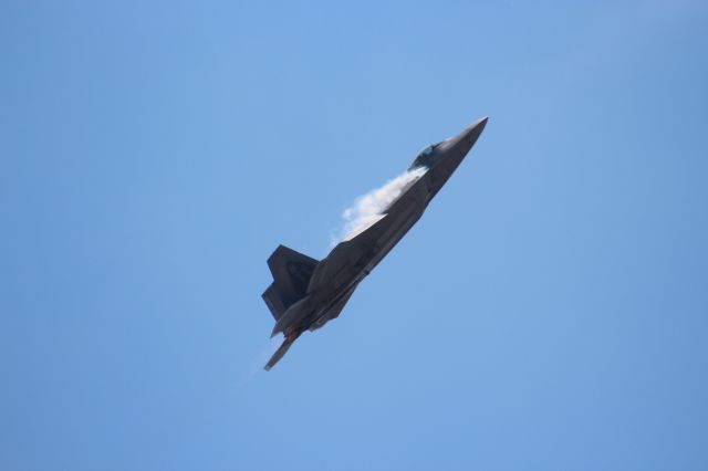 Lockheed F-22 Raptor (N024032) - Practice Day Friday for the Dayton Air Show 2016 - shot from the Free Seats