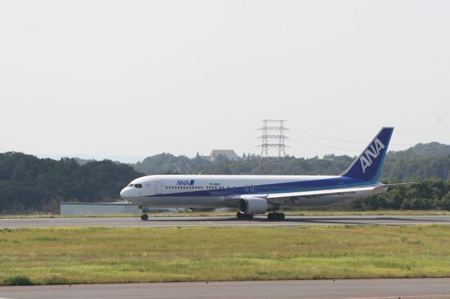 BOEING 767-300 (JA8664)