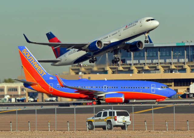 Boeing 757-200 (N662DN)