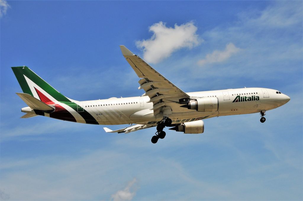 Airbus A330-300 (EI-EJI)