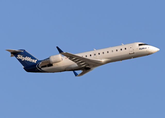 Canadair Regional Jet CRJ-200 (N874AS)