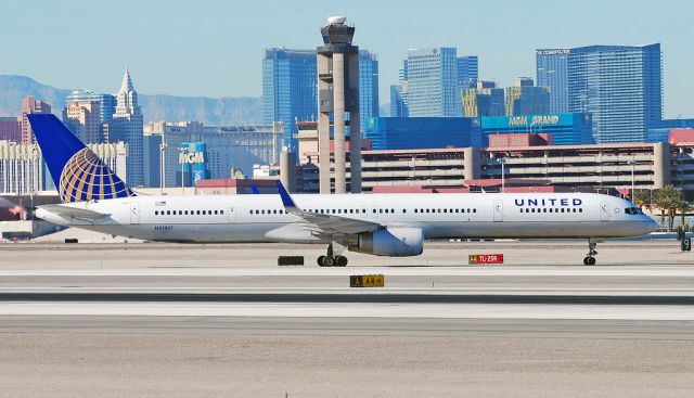 BOEING 757-300 (N57857) - United Airlines Boeing 757-324 N57857 (cn 32816/1040)  Las Vegas - McCarran International (LAS / KLAS) USA - Nevada, January 17, 2011 Photo: Tomas Del Coro