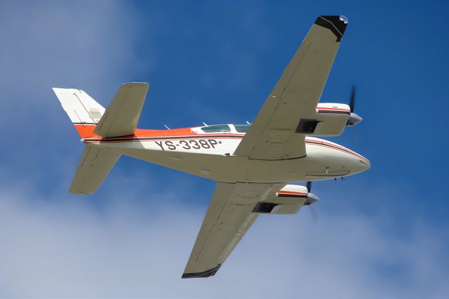 Beechcraft 55 Baron (YS338P)