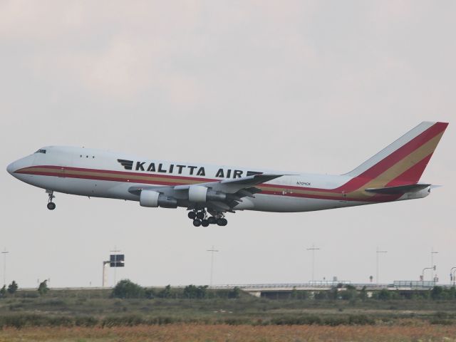 Boeing 747-200 (N704CK) - Kalitta Air (N704CK) in LEJ, coming from OBBI